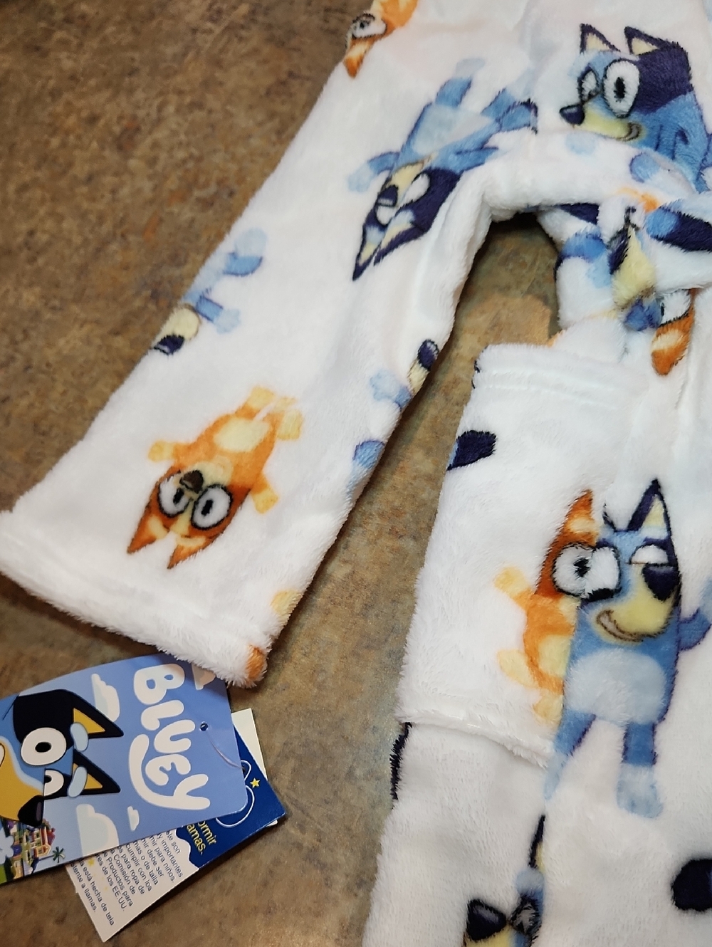 Bluey Plush Robe - Picture 5 of 8